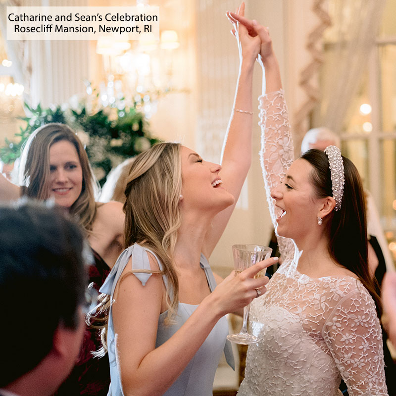 11 Best Queen Love Songs & Party Hits for a Wedding Playlist